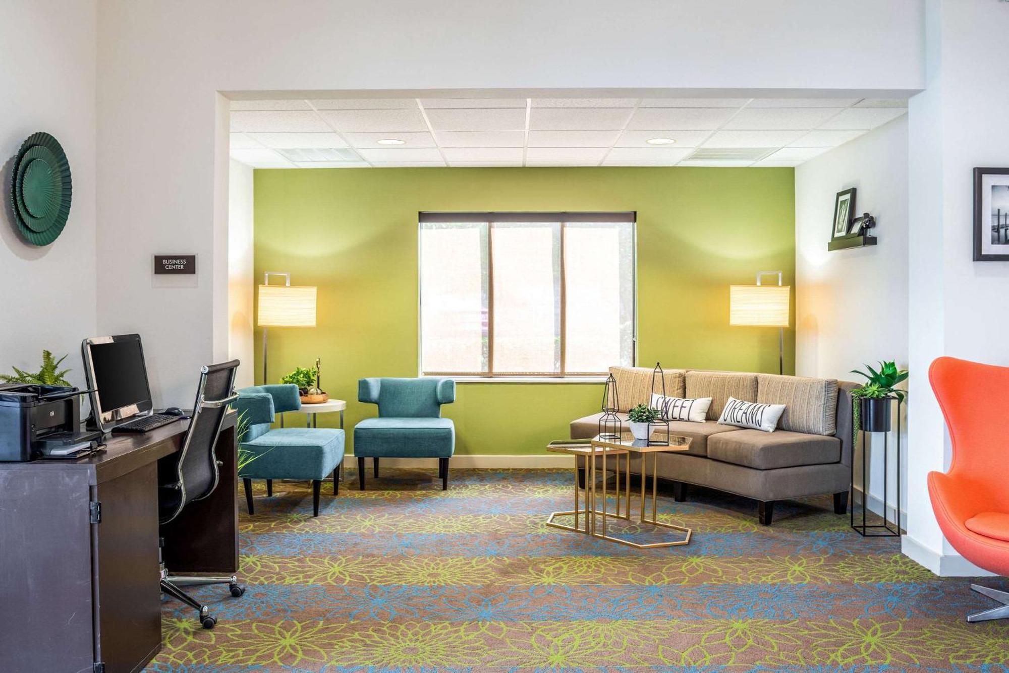 Sleep Inn & Suites Harrisonburg Near University Bagian luar foto