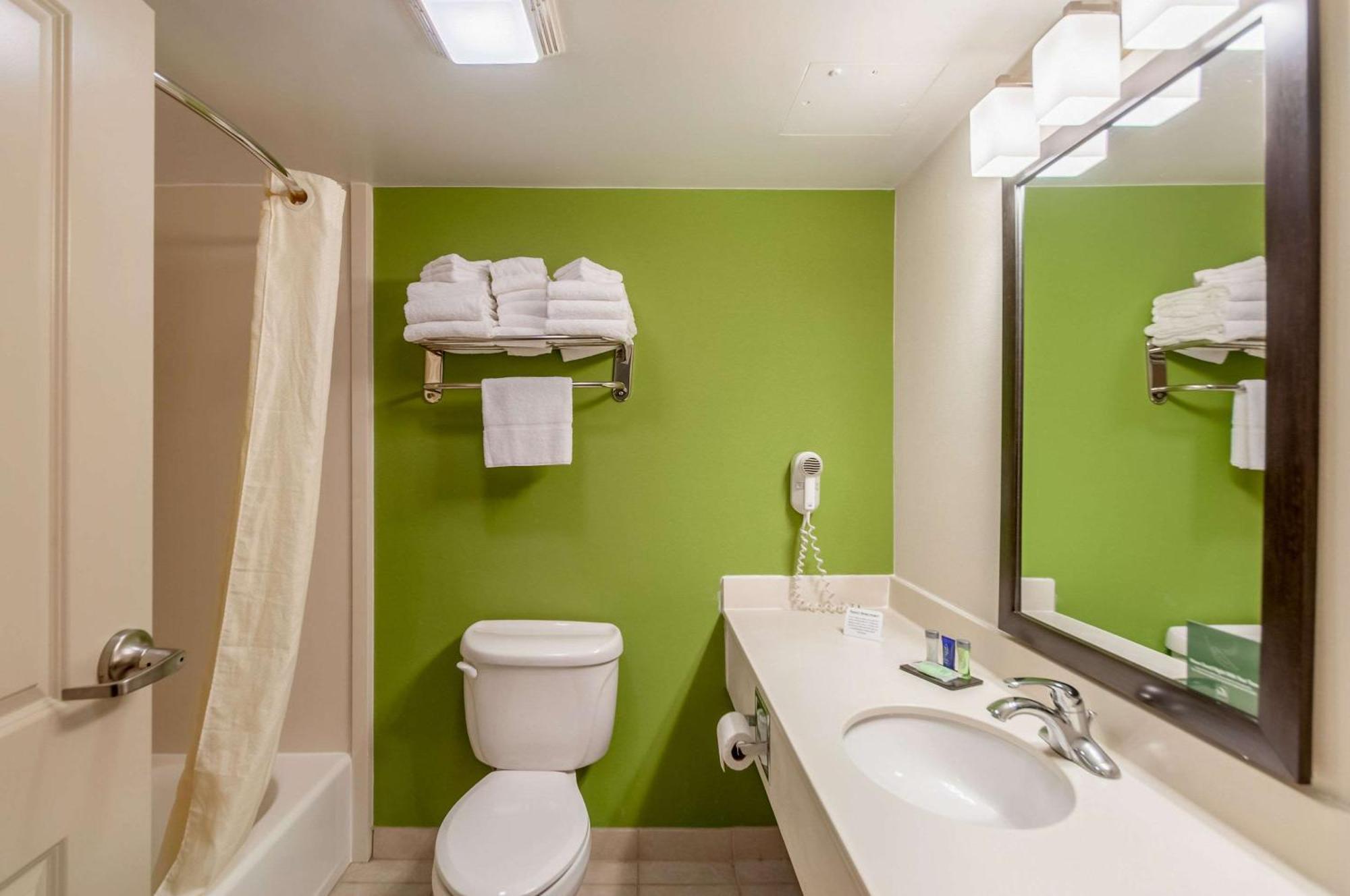 Sleep Inn & Suites Harrisonburg Near University Bagian luar foto