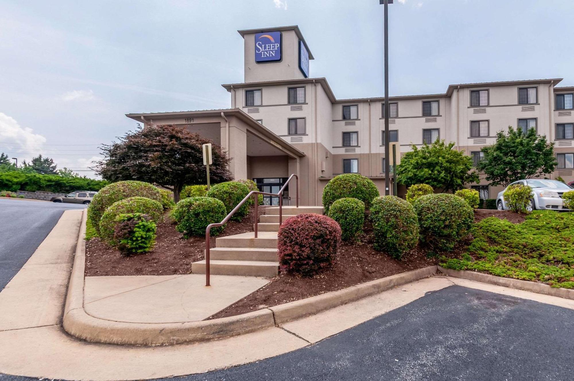 Sleep Inn & Suites Harrisonburg Near University Bagian luar foto