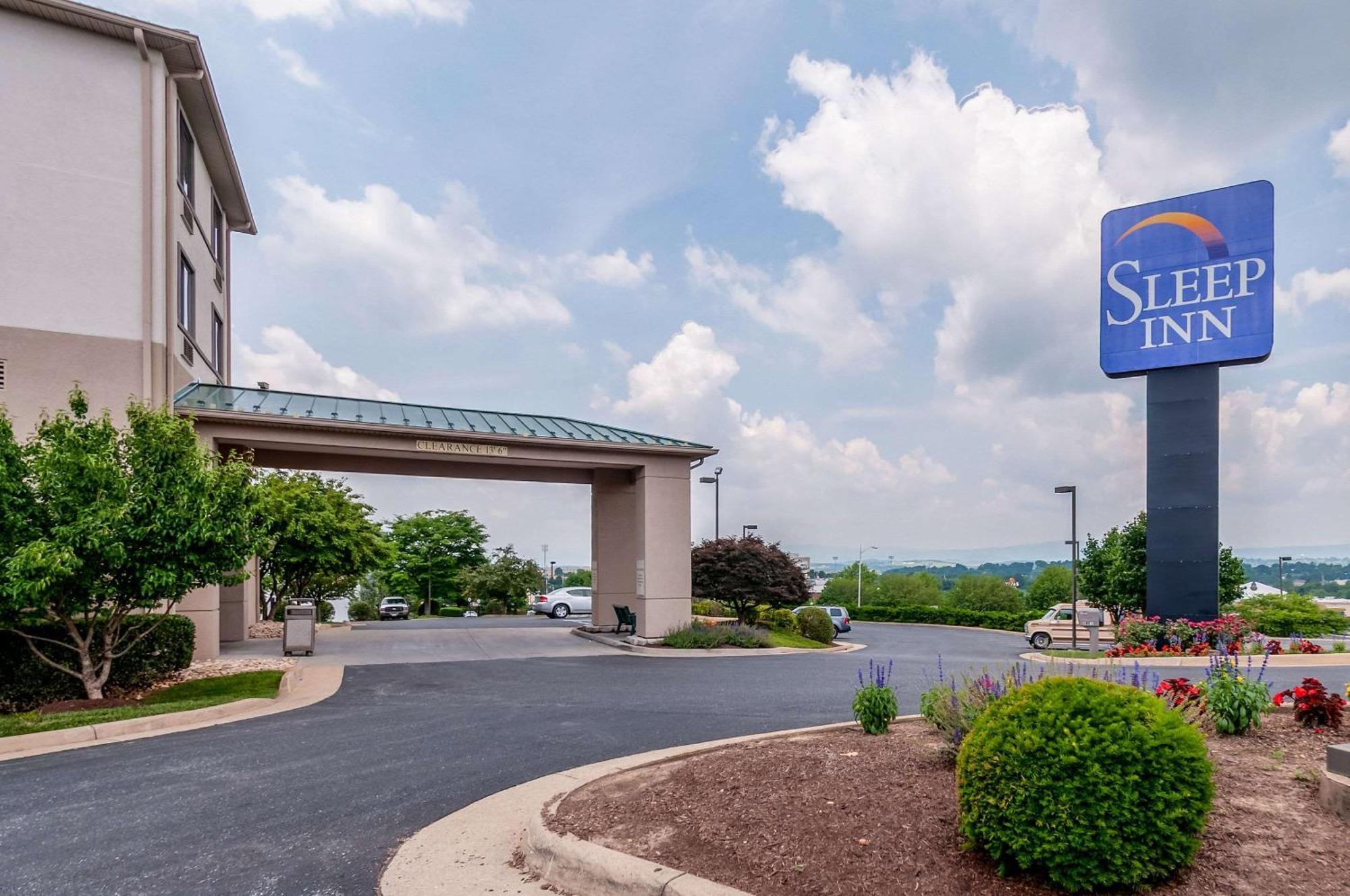 Sleep Inn & Suites Harrisonburg Near University Bagian luar foto